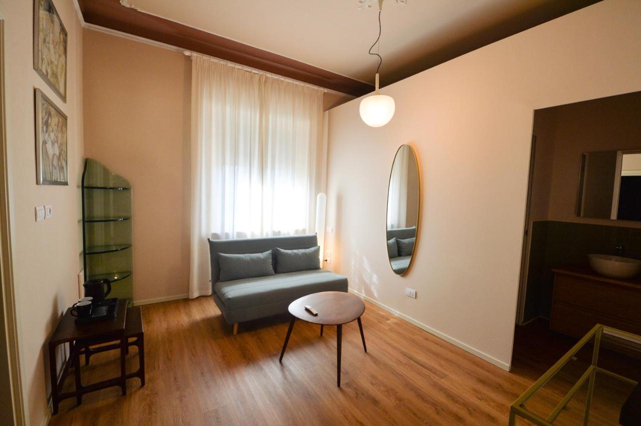 Camera Matrimoniale Deluxe (2 Adulti + 1 Bambino) 