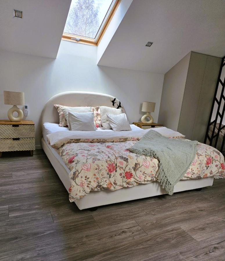 Czarne Domki - Bed and Breakfast Kaniwola