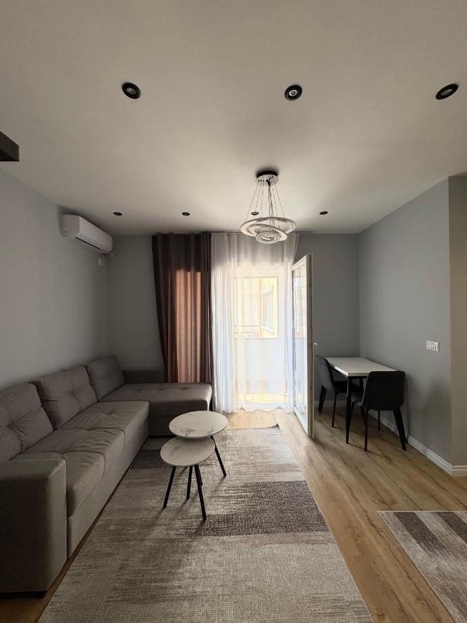 Modern Apartment near Center - B&B Tirana