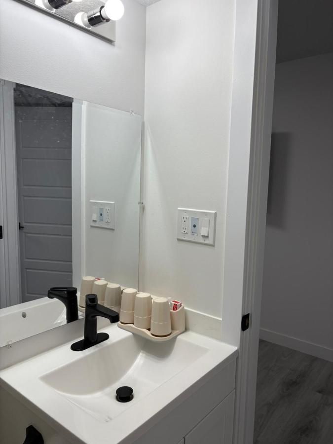 Cozy Basement Suite - B&B Regina