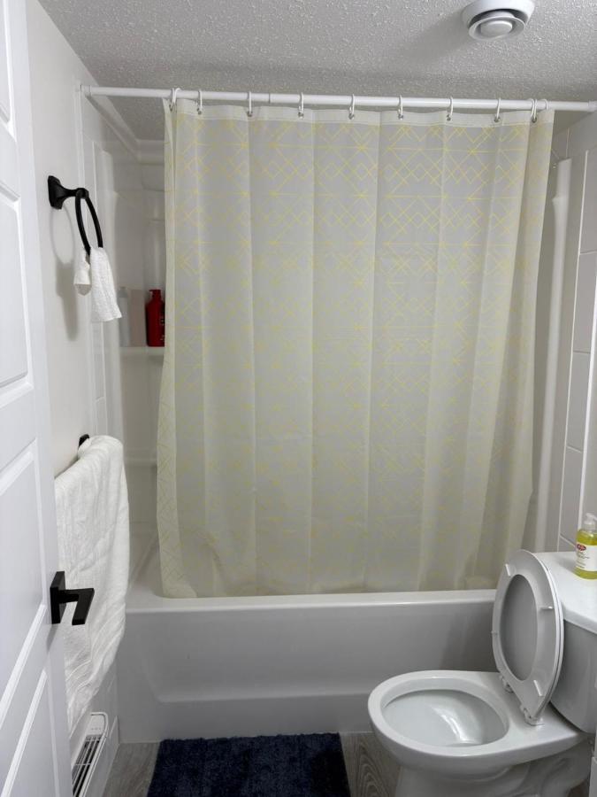 Cozy Basement Suite - B&B Regina