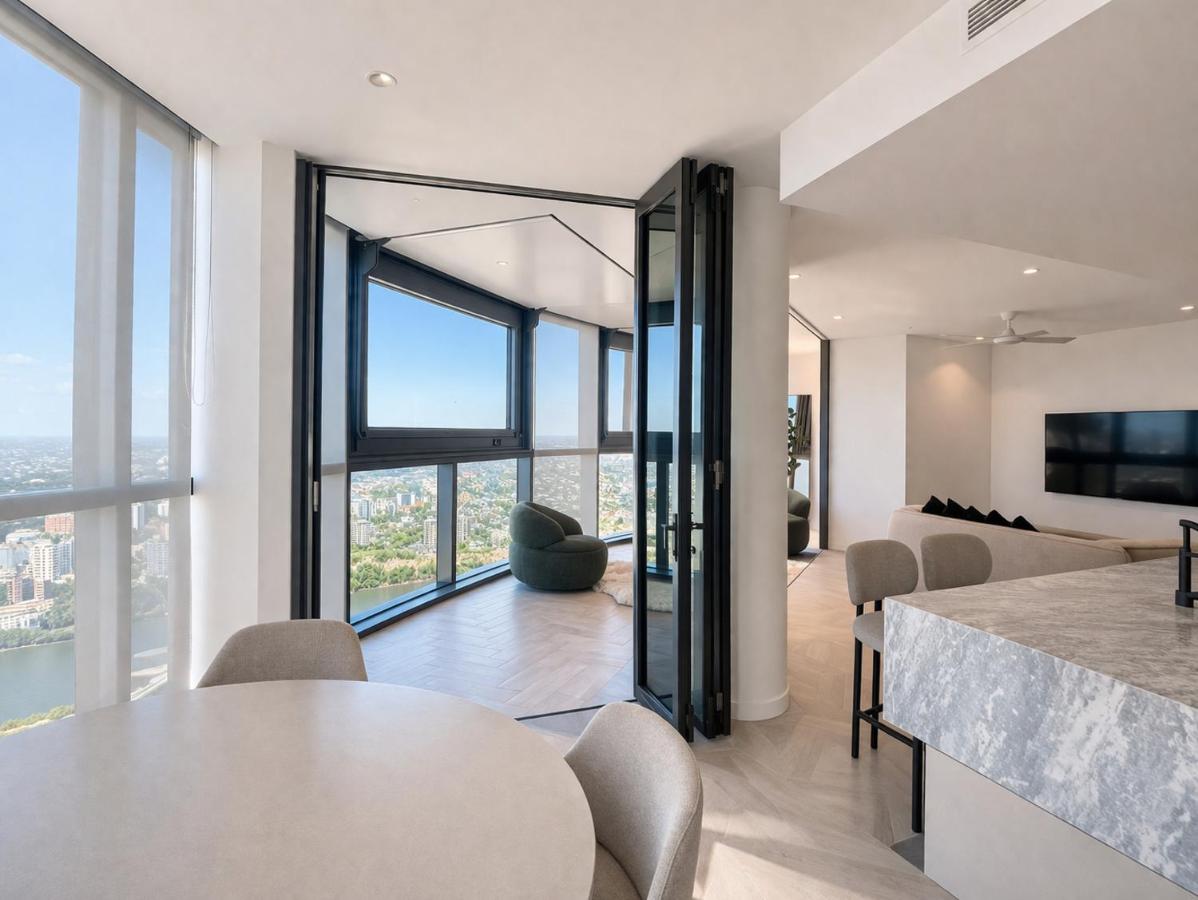 Cloud Nine Stay | Designer Views on Level 61 - B&B Brisbane