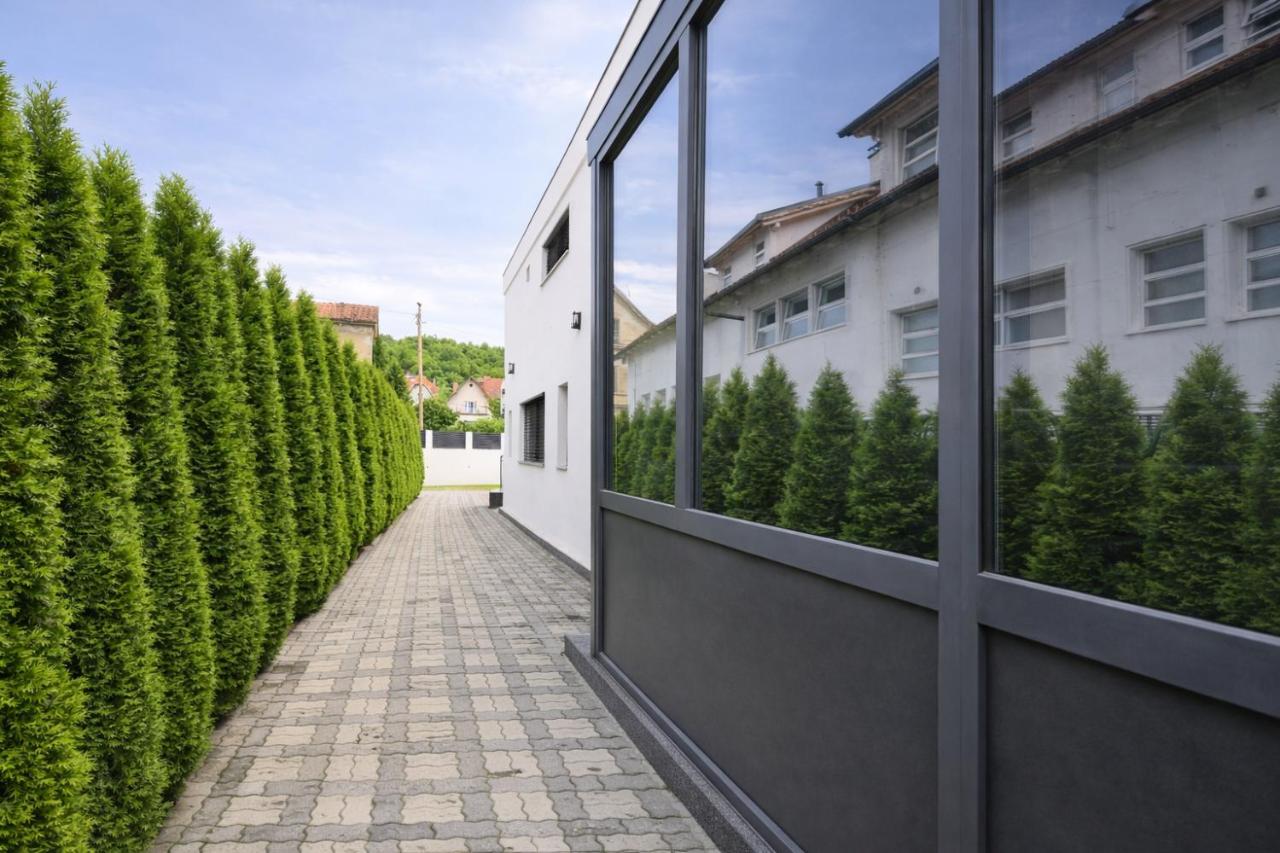 DINLUX Apartment - B&B Maribor