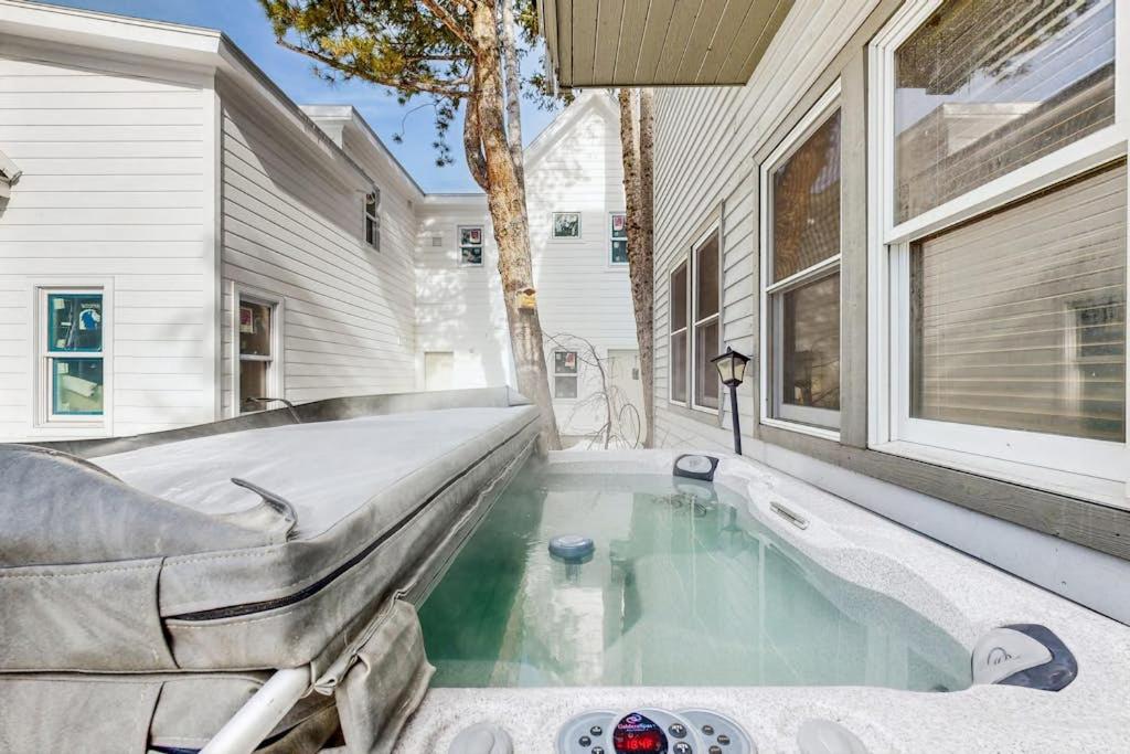 Centrally located studio with shared hot tub - walk to lifts & Main Street - Chambres d'hôtes Park City