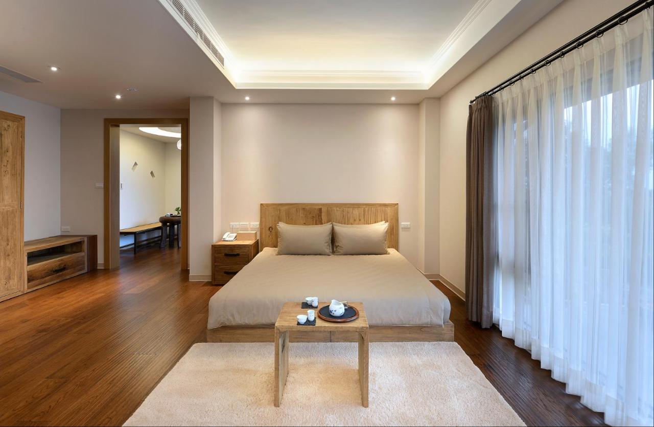 Queen Room with Garden View