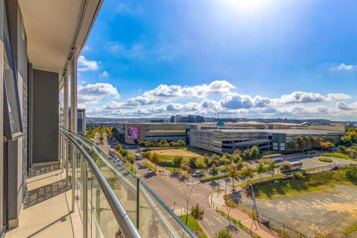 Baobab 2 bed 2 bath Apartment Ellipse Waterfall - B&B Midrand