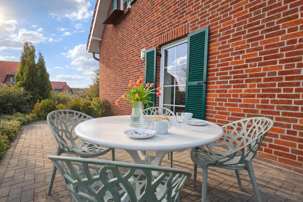 Ferienhaus Sandregenpfeifer mit Kamin, großem Garten & nahe Ostsee - Chambres d’hôtes Dassow