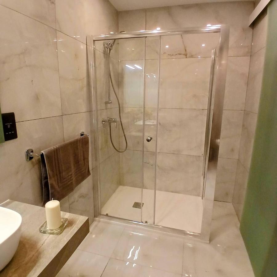 The Black Onyx - B&B Gżira