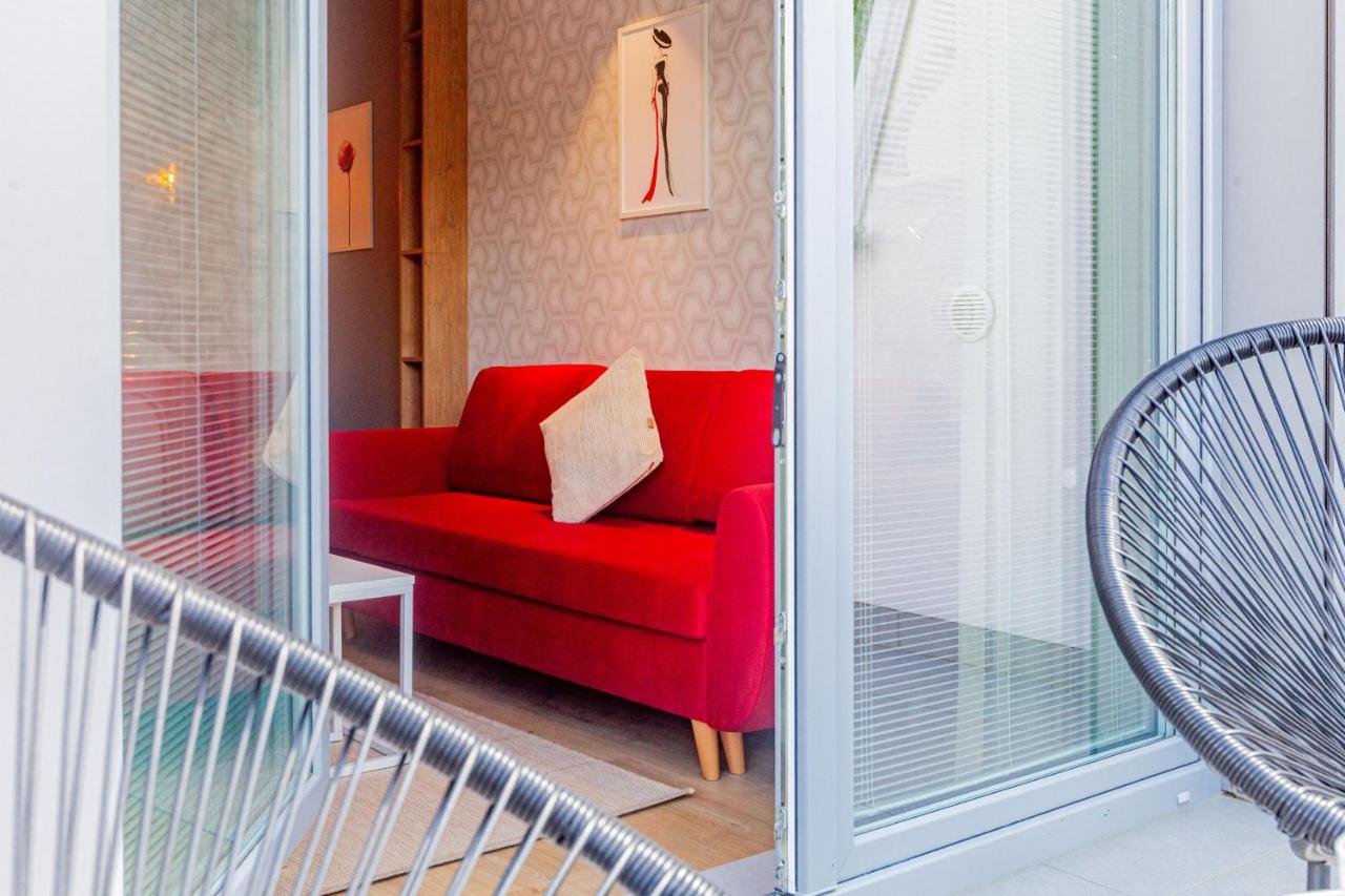 One-Bedroom Apartment with parking
