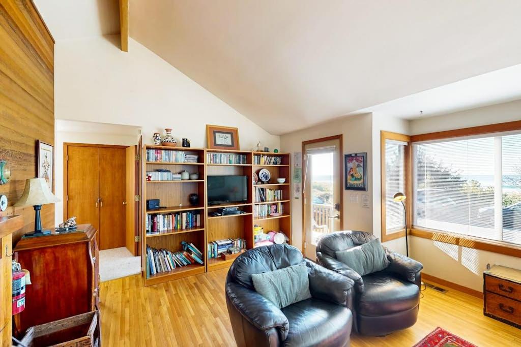 Charming oceanfront cottage with WiFi & easy beach access - B&B Cannon Beach