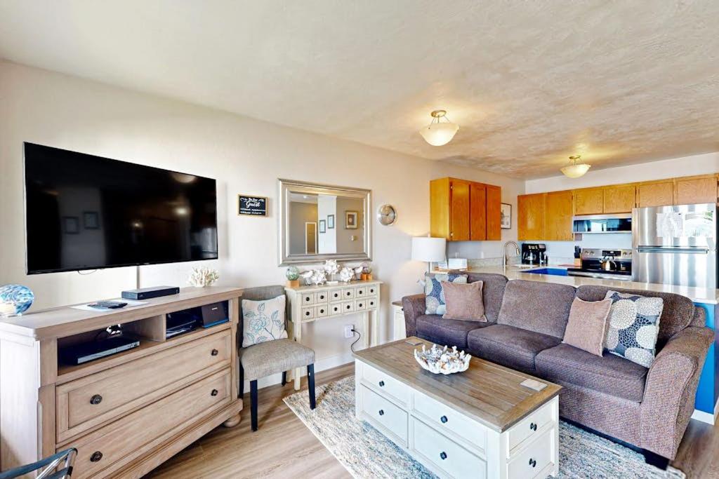 Modern oceanfront studio condo on Nye Beach with seasonal pool - Ferienwohnung Newport (Oregon)