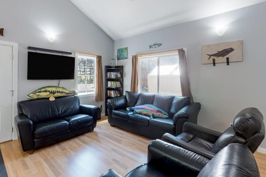 Private quiet dog-friendly home with firepit quarter mile from Heceta Beach - B&B Florence