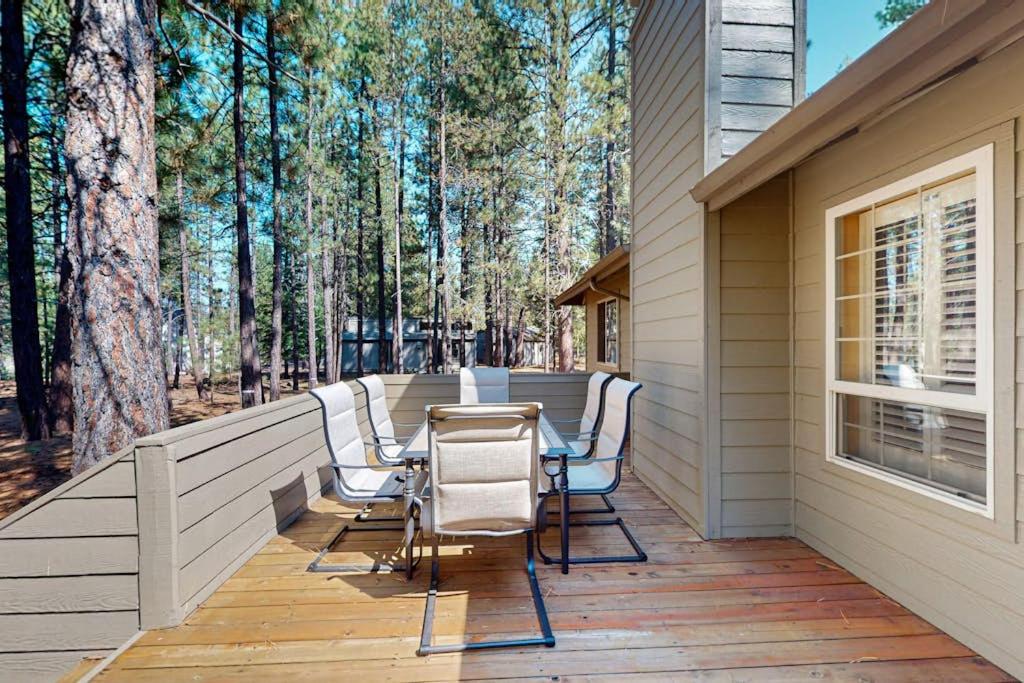 Cozy home with private hot tub patio dining gas fireplace and full kitchen - B&B Sunriver