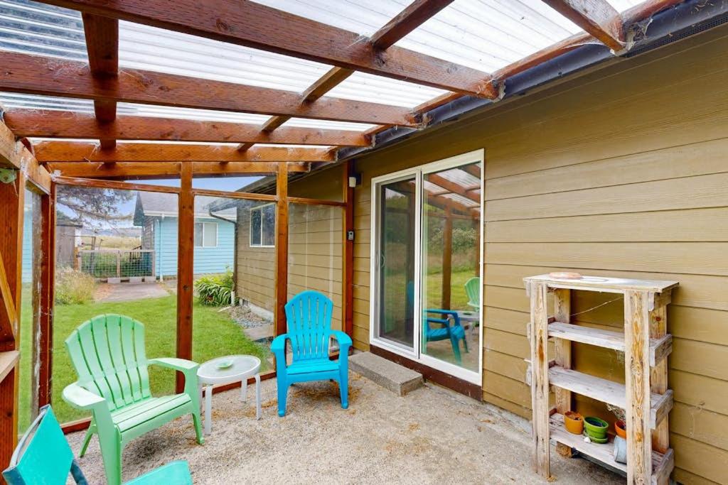 Experience Comfort and Serenity by the Sea Dog Friendly with AC & Patio - Chambres d'hôtes Yachats