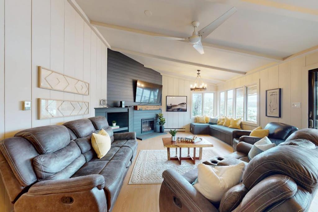 Four-Bedroom Holiday Home