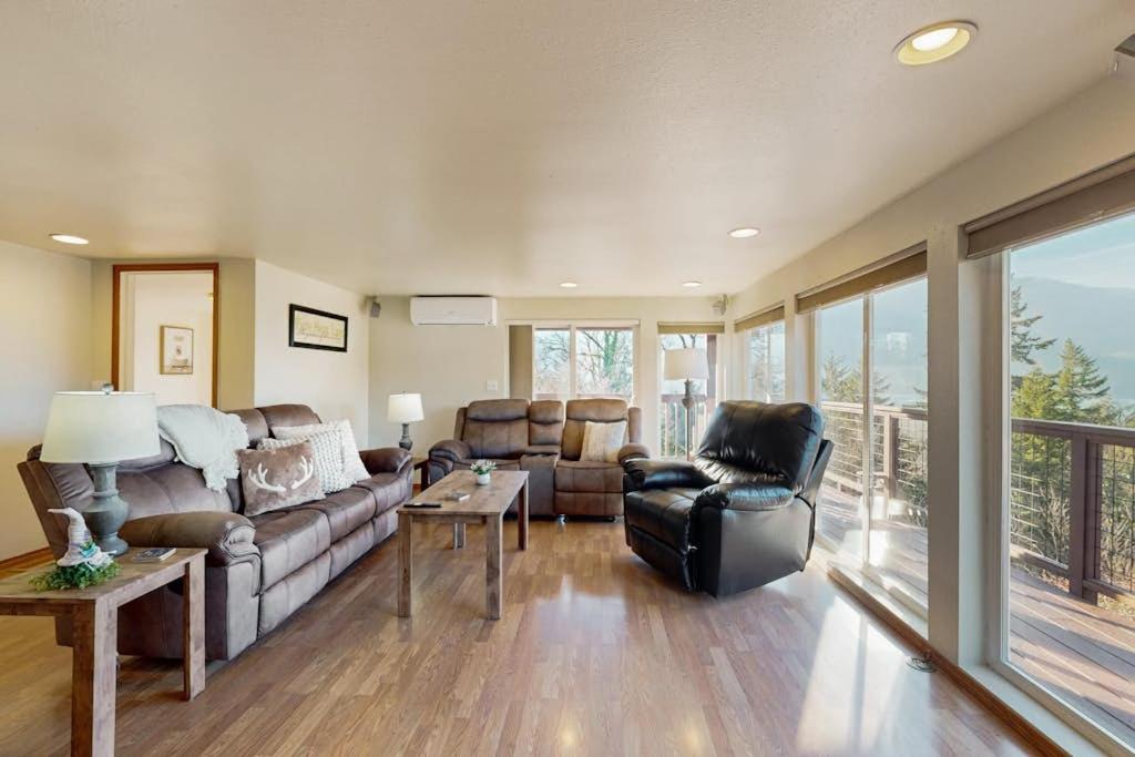 Luxurious home with breathtaking views of the Columbia River - B&B Stevenson