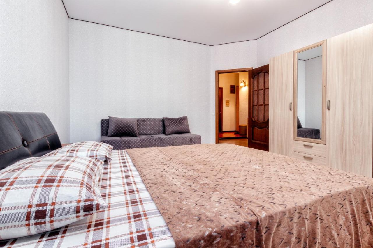 Жк 7 Континент, 2-х комнатная, 17 этаж - Chambres d'hôtes Astana