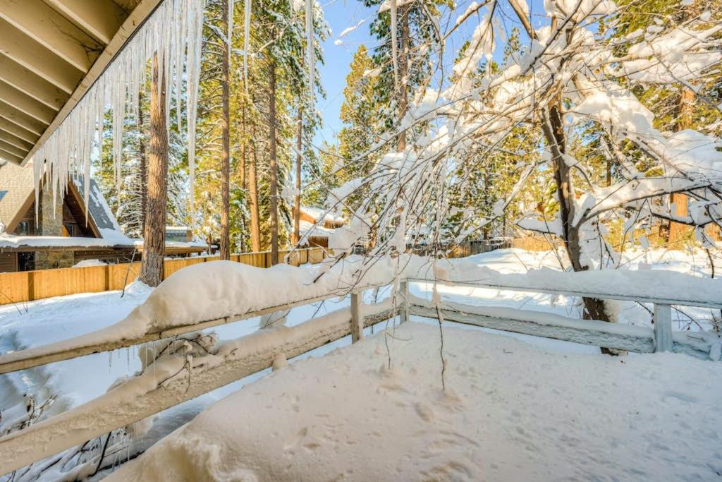 Peaceful retreat with a gas fireplace balcony & washer&dryer - B&B Incline Village