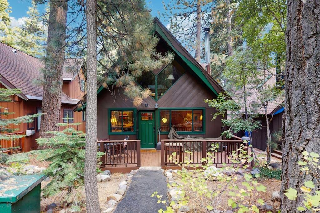 Chalet-style Townhome with Fireplace Deck Near Ski Resort Incline Village - B&B Incline Village