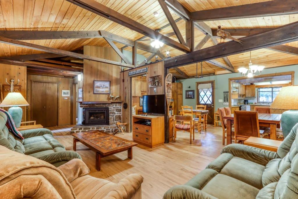 Dog-Friendly Cabin Close to the Village - SHARC Passes Included - Ferienwohnung Sunriver