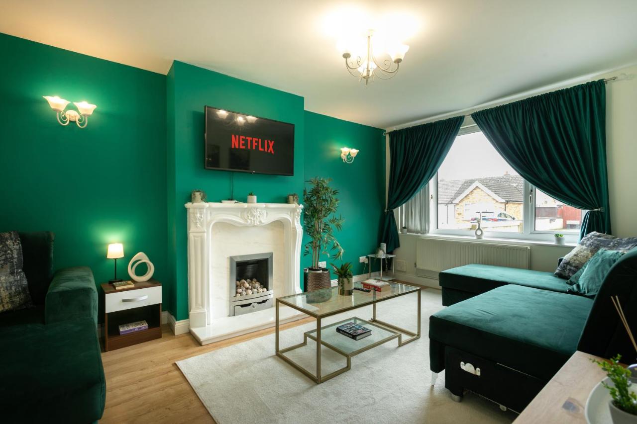 Contractor House Leicester LE4 Sleeps 7 Free Parking WiFi Discounts - B&B Thurcaston