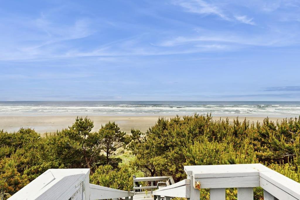 Oceanfront Home with Stunning Views & Private Beach Access - Dogs OK - Ferienwohnung Seal Rock