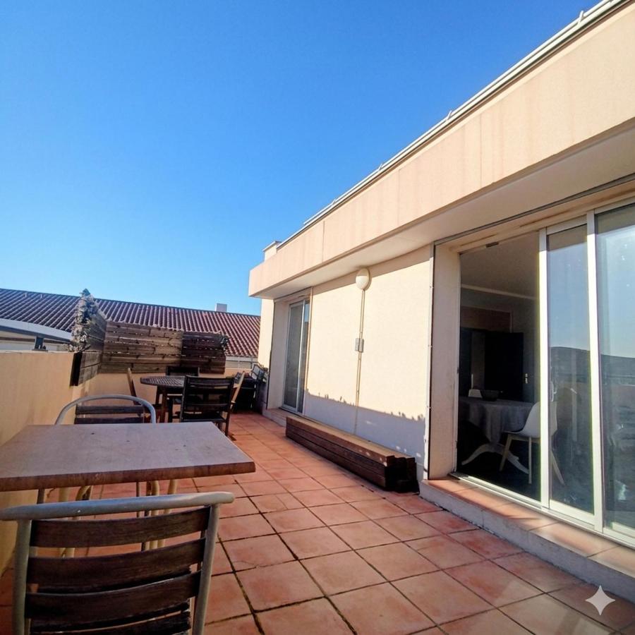 Chambre double climatisée avec terrasse au centre ville chez l'habitant - B&B Draguignan