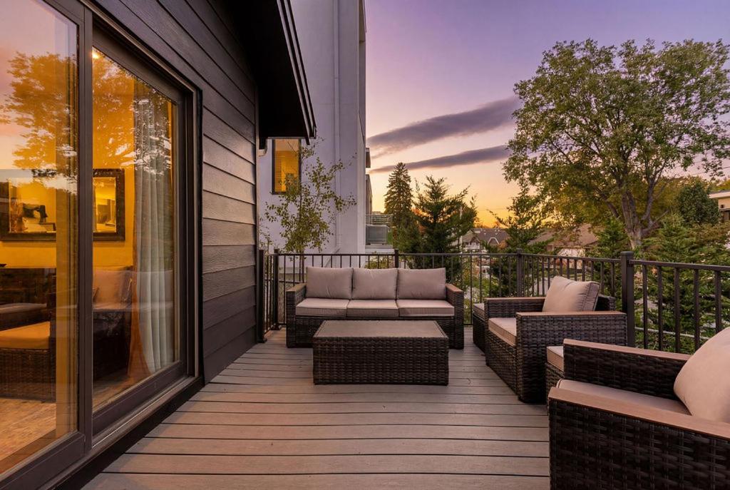Modern West Plaza Home Walkable to Plaza 1127 - B&B Kansas City