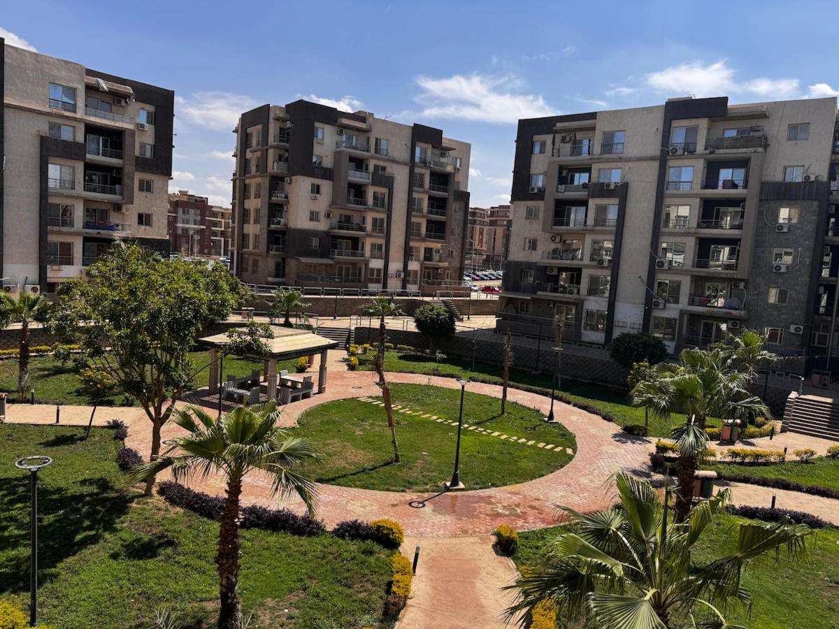 3BR Hotel Appartment Luxury Wide Garden View - B&B New Cairo