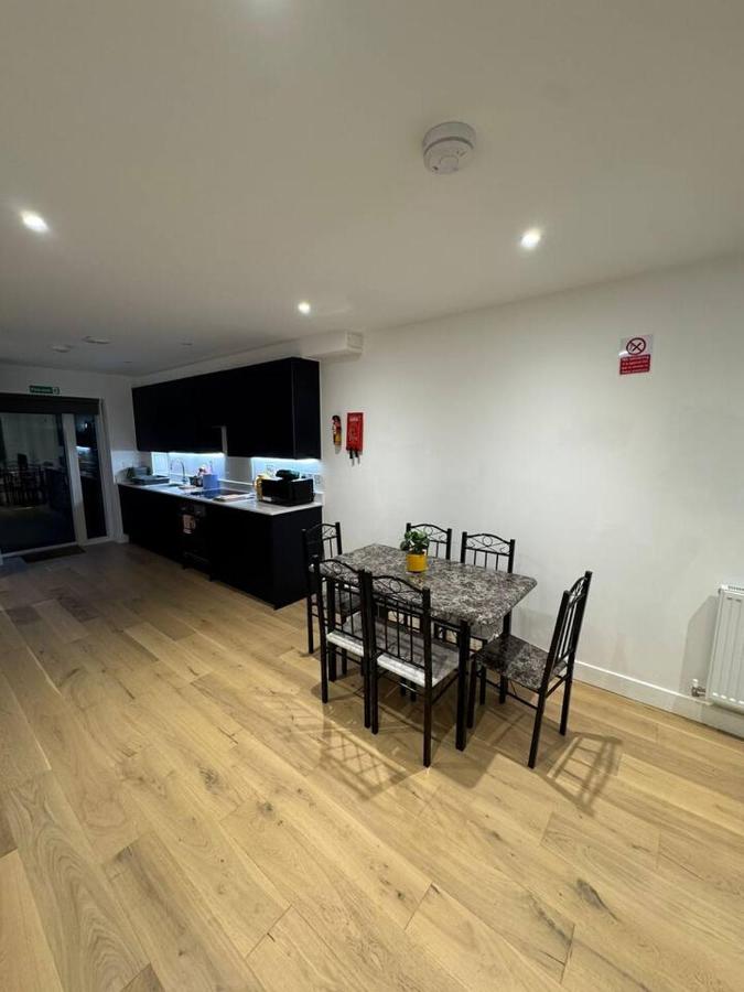 Tranquil 3BD in Watford - B&B Watford