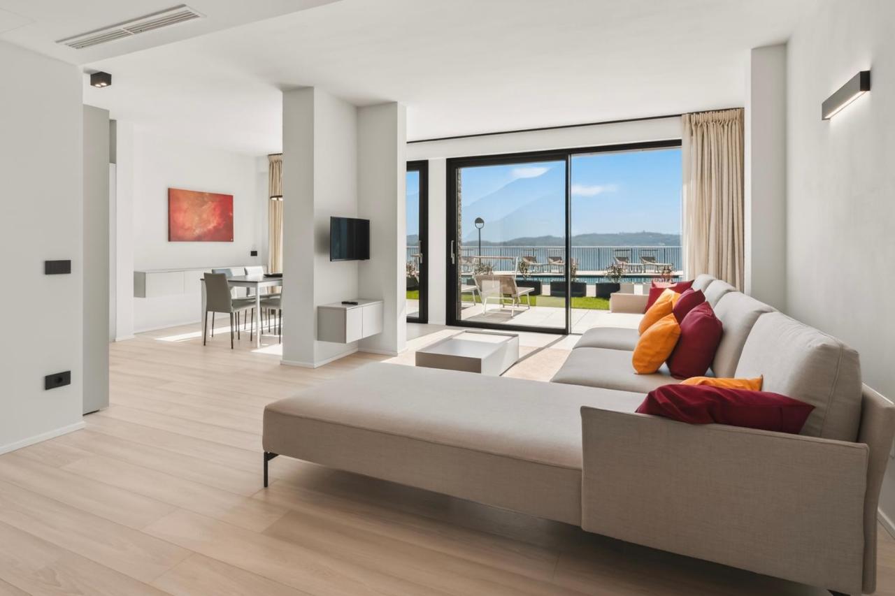 Three-Bedroom Apartment with Lake View Domaso