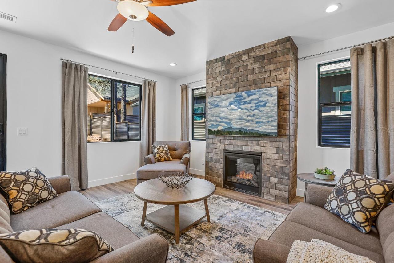 Sky Mountain Spacious Family Retreat Fireplaces Fenced Yard Pet-Friendly Central AC - B&B Flagstaff