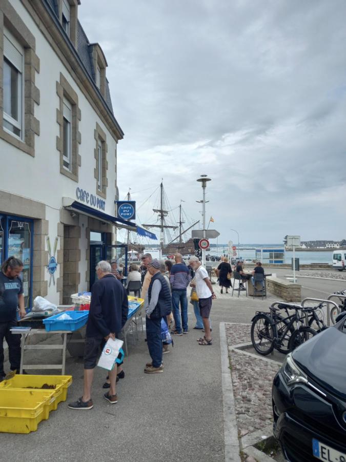 The feet in the sand - and town - B&B Loctudy