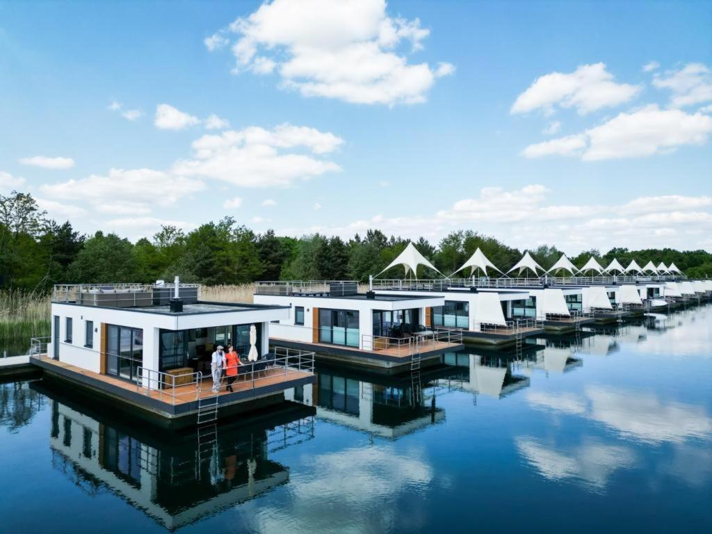 Floatinghouse Queen - LP6 - B&B Vetschau