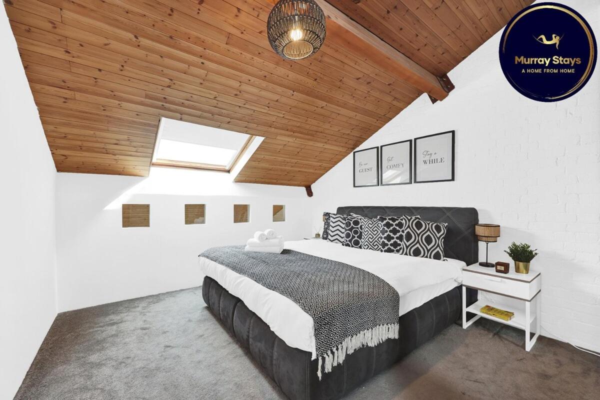 Large Industrial Style 2 Bedroom Apartment Short Term Rental & Flexible Renting Canary Wharf With Free WiFi - Chambres d'hôtes Londres