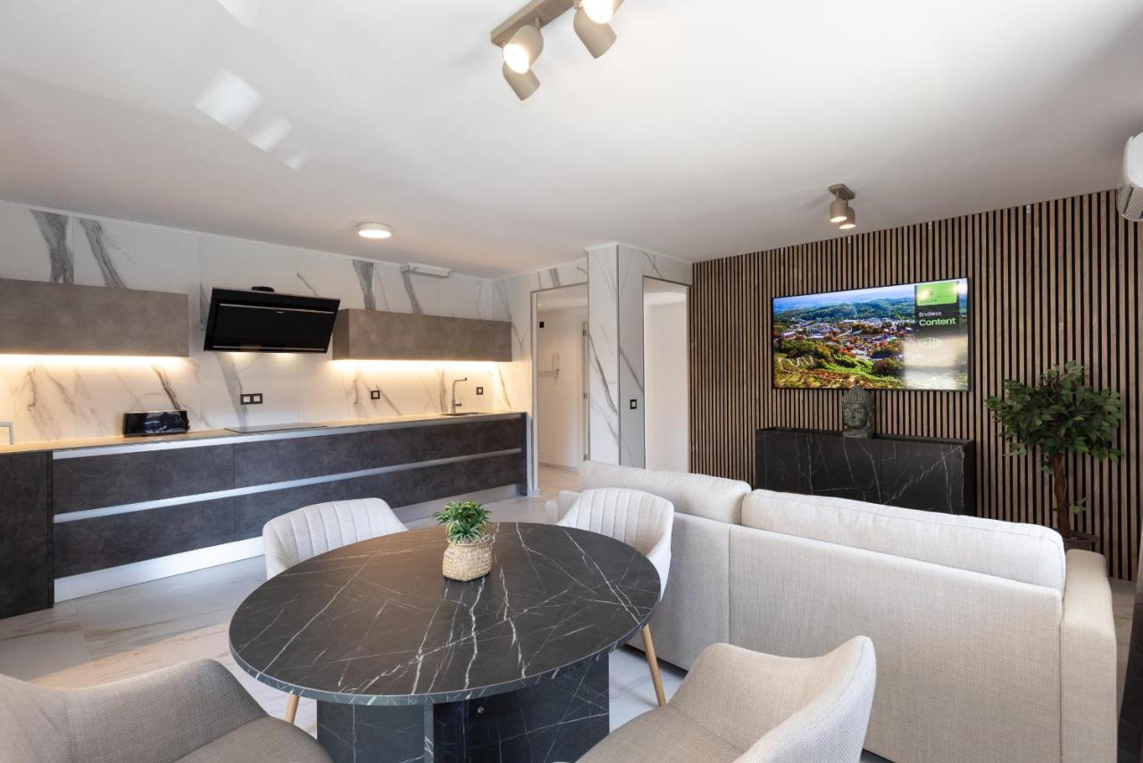 AURA Apartment - B&B La Pineda