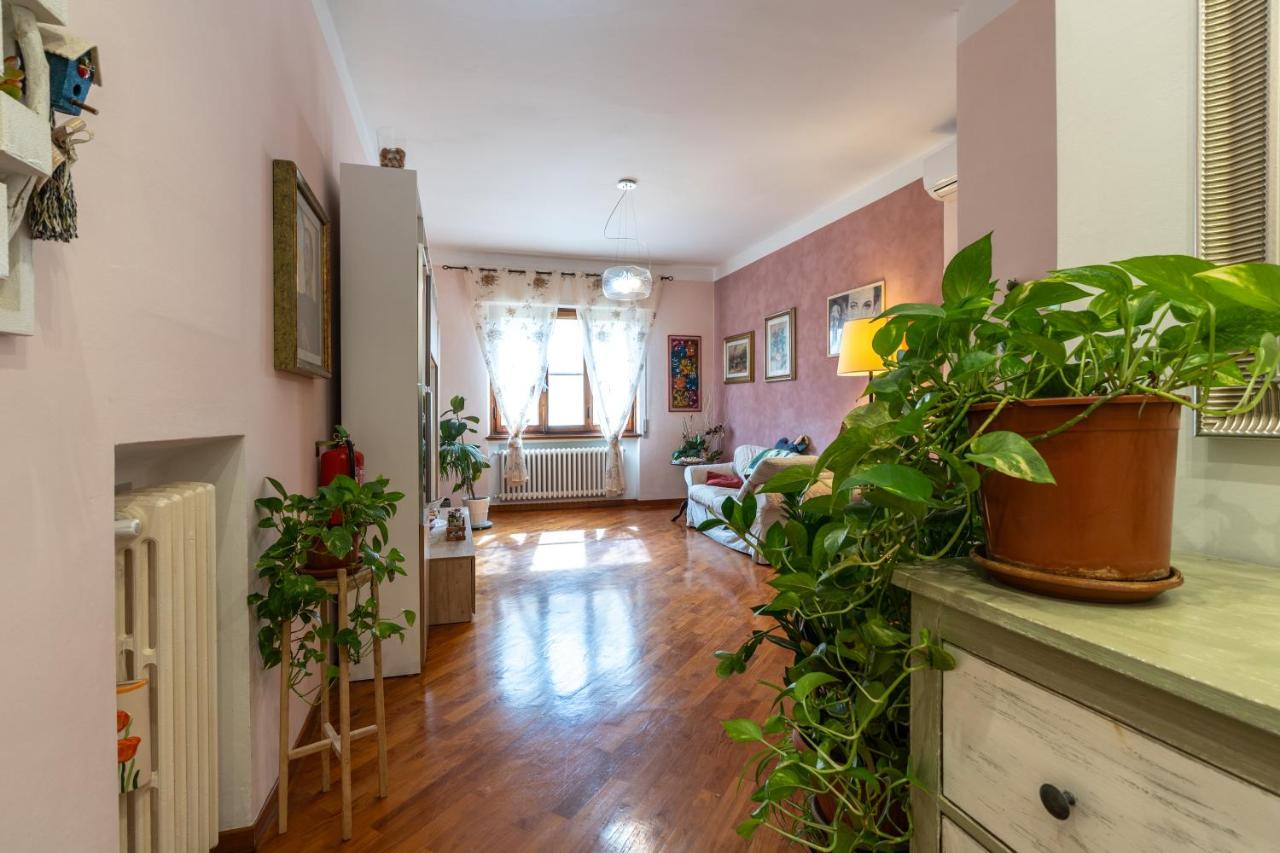 Spacious Apartment near Beccaria with Hydromassage Tub - Chambres d'hôtes Florence