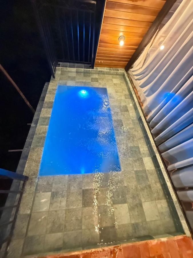 06- Chale com piscina privativa Monte Lorobell - B&B Campos do Jordão