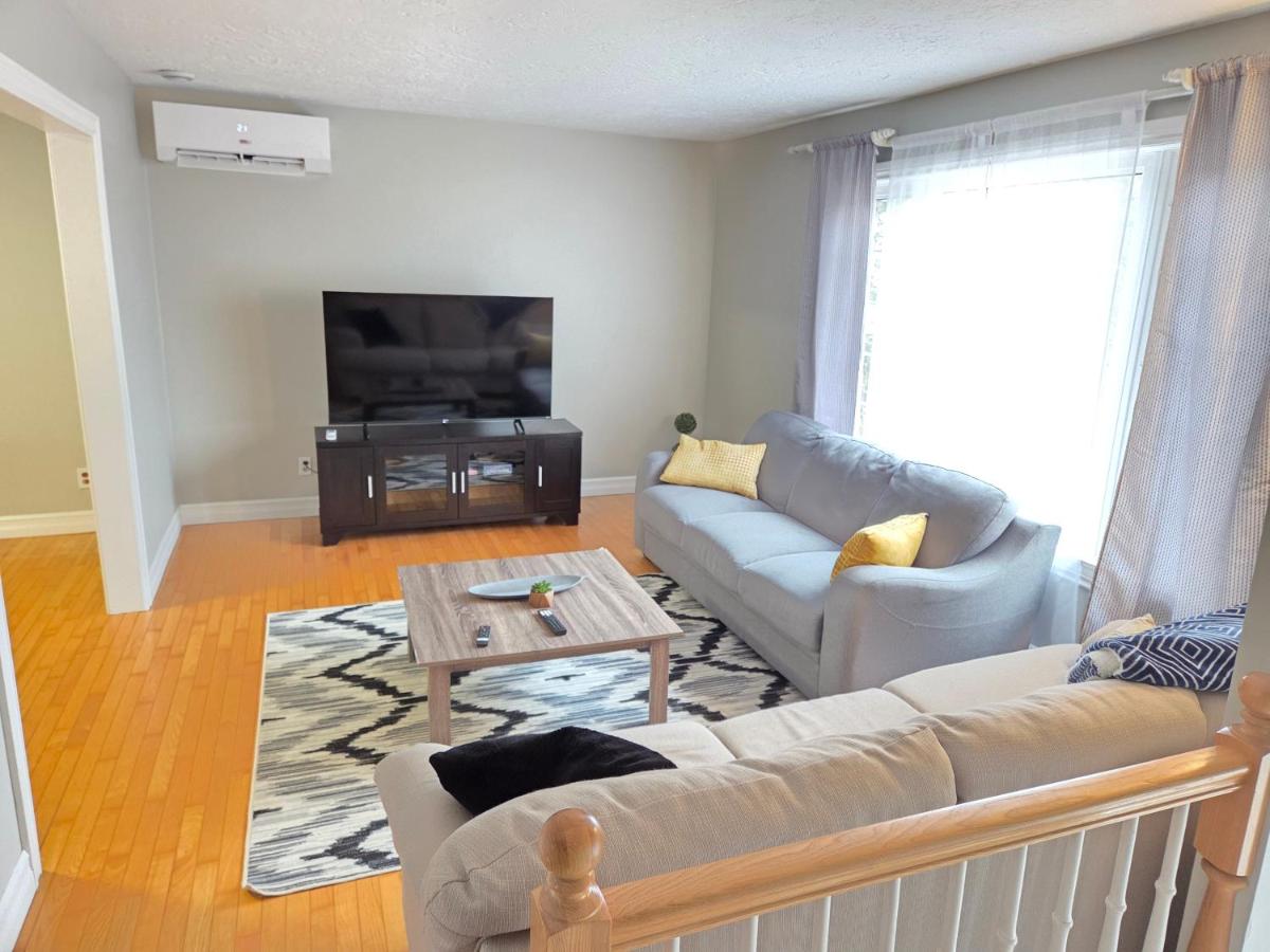 The Grand Estate -4 bedroom - B&B Moncton