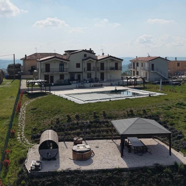 MareHill Apartment with pool - B&B La Figurina