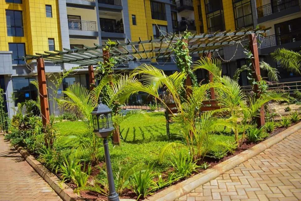 Spacious 3BR Silver Harbor Apt with Heated Pool & Gym Near Yaya, China Town - Ferienwohnung Nairobi