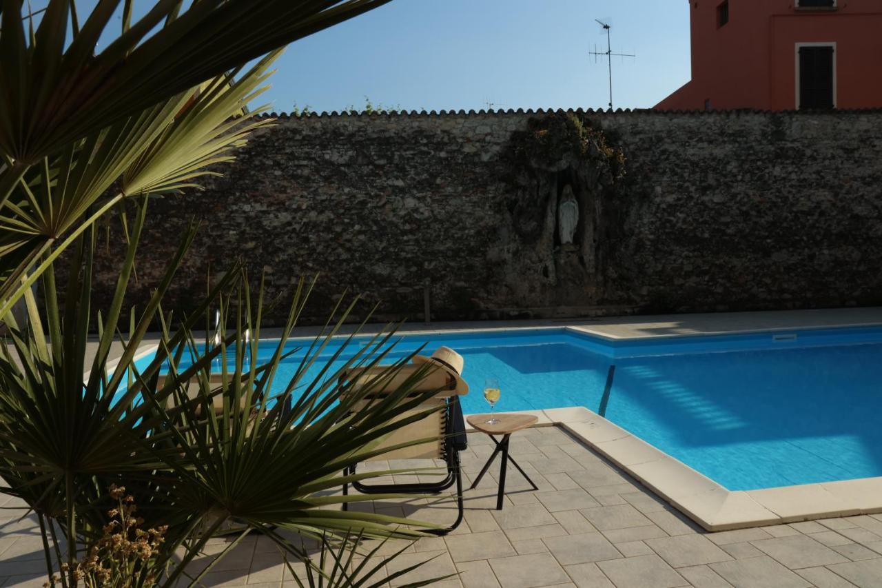 Charming attic with swimming pool and garage - B&B Salò