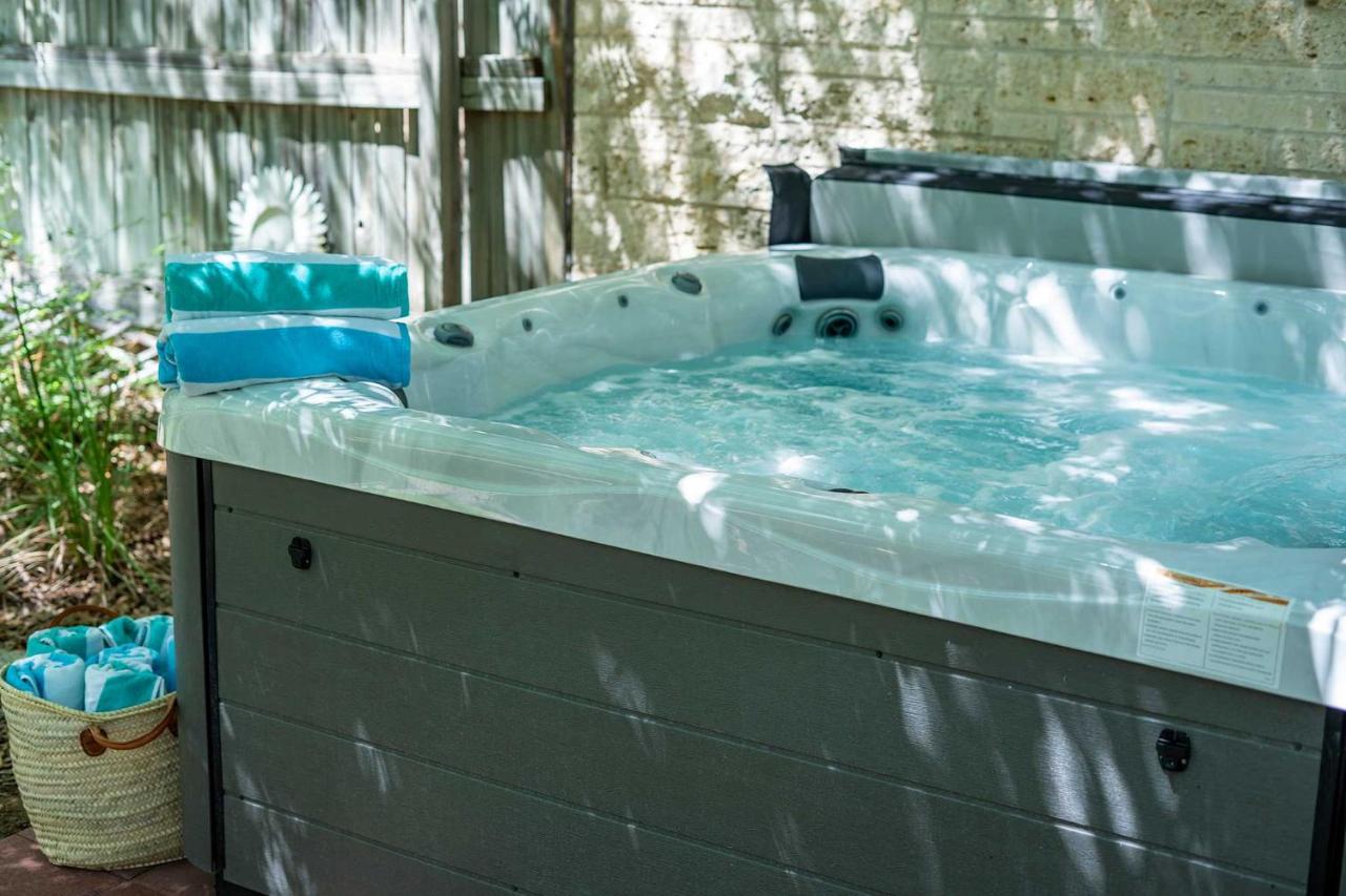 The Ressman Haus at MarktPlatz with Hot Tub - B&B Fredericksburg