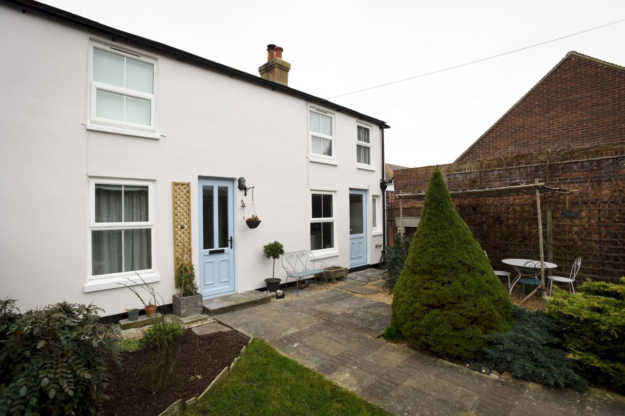 Lovely Coastal Cottage Retreat - Pass the Keys - B&B Emsworth
