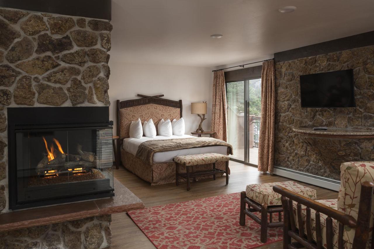 Suite with River View (2 Adults)