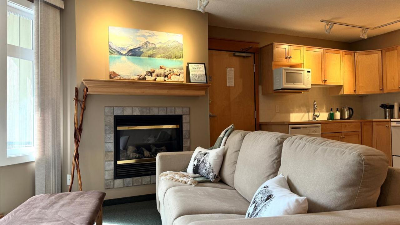 Rocky Mountain Retreat - 2 bed 2 bath - B&B Canmore