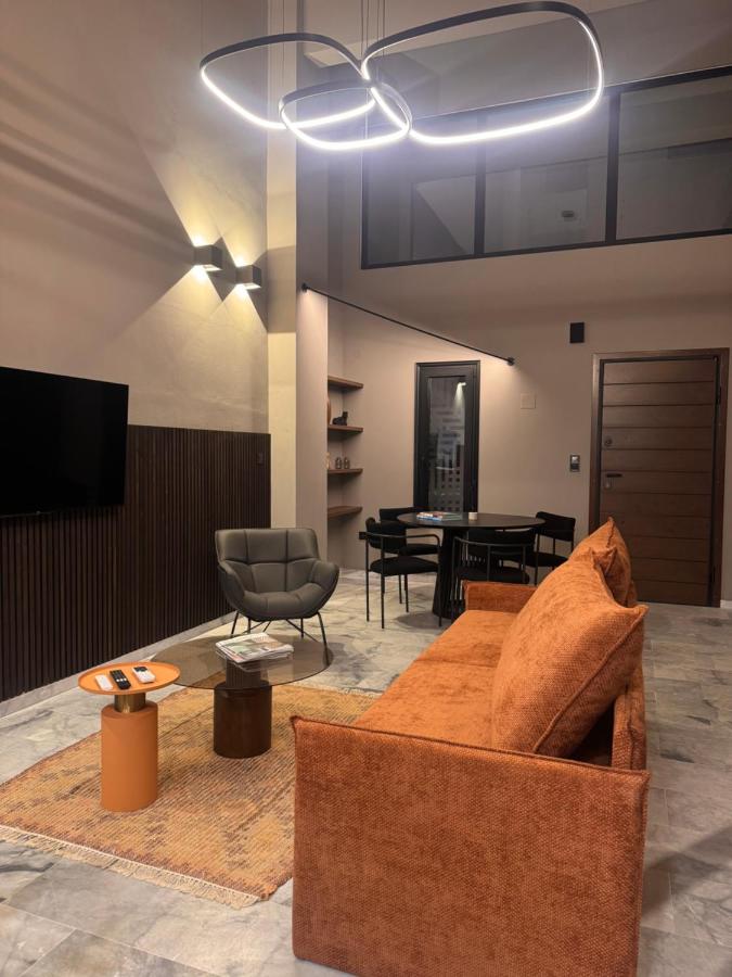 The 9 loft - B&B Pýrgos