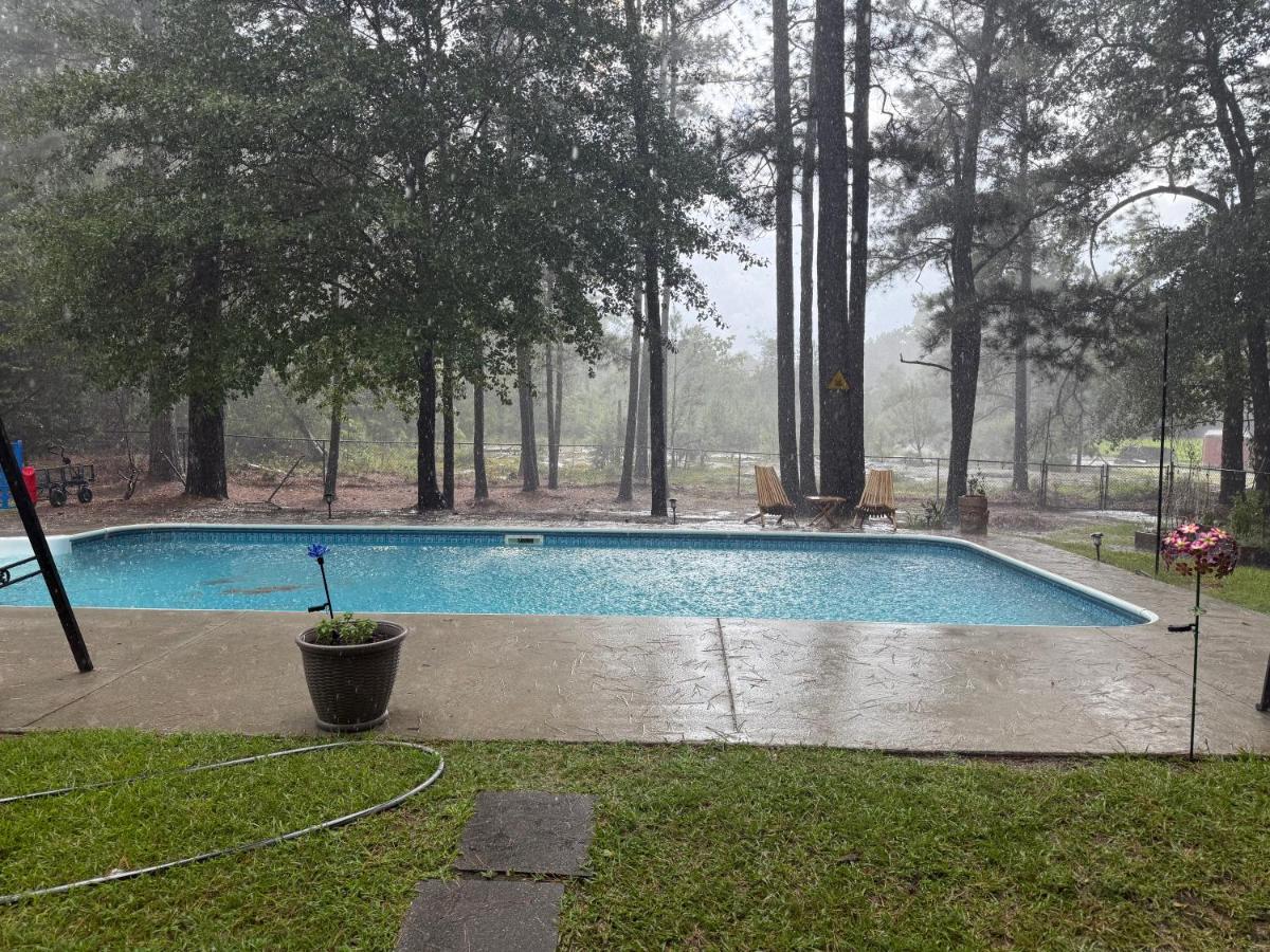Secluded Retreat with Pool near Stone Mountain, Aquarium and Coca-Cola - Downtown - Chambres d'hôtes Lithonia