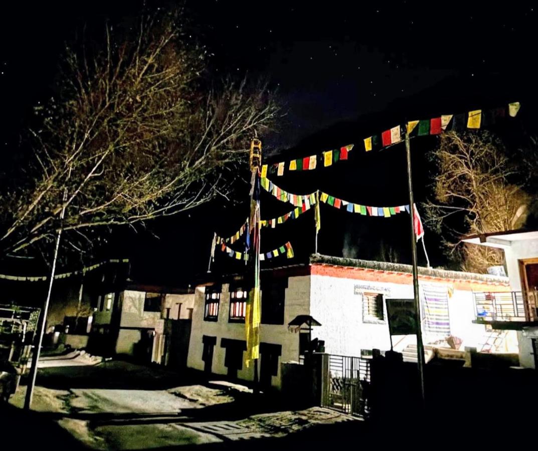 SONAM KHANGSAR Home stay - B&B Dankhar Gömpa