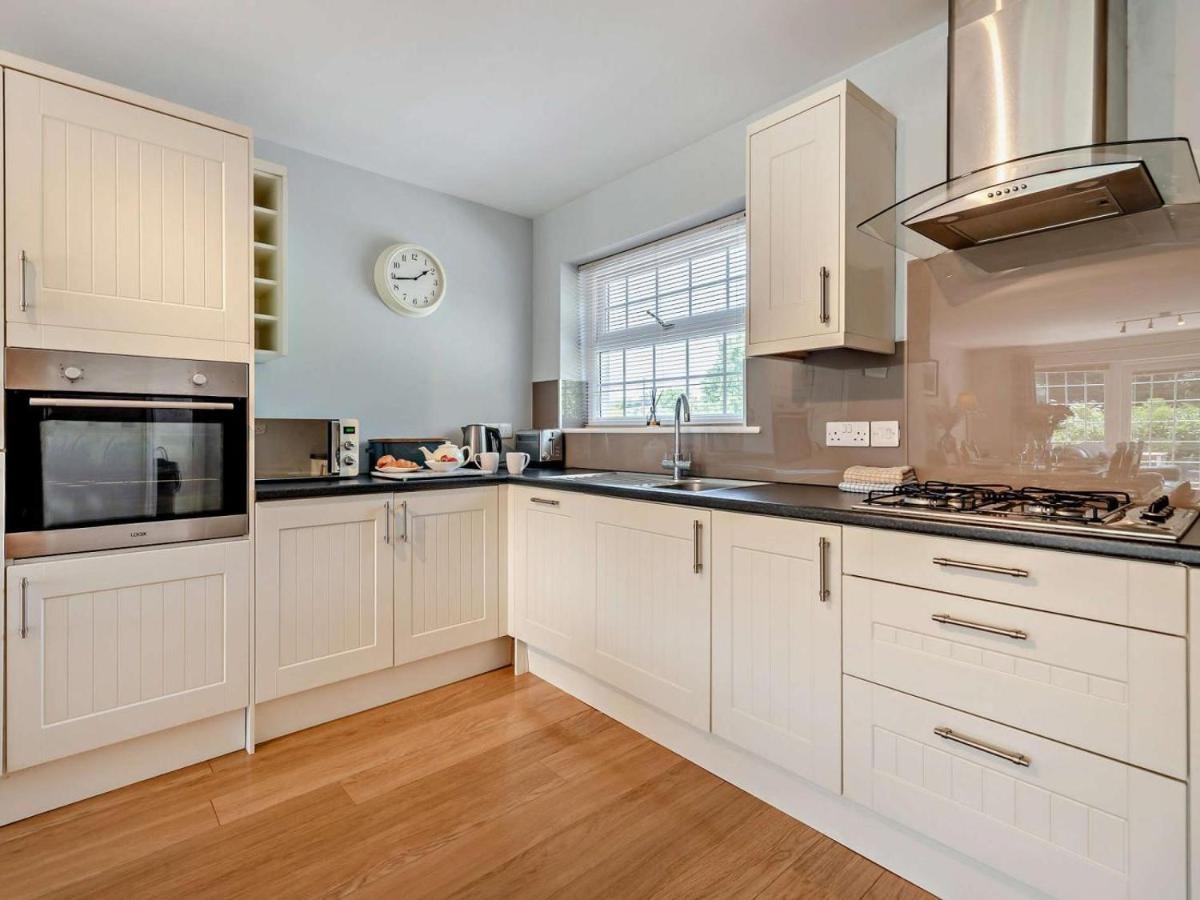 2 Bed in Pembroke Dock oc-60704 - Bed and Breakfast Cosheston